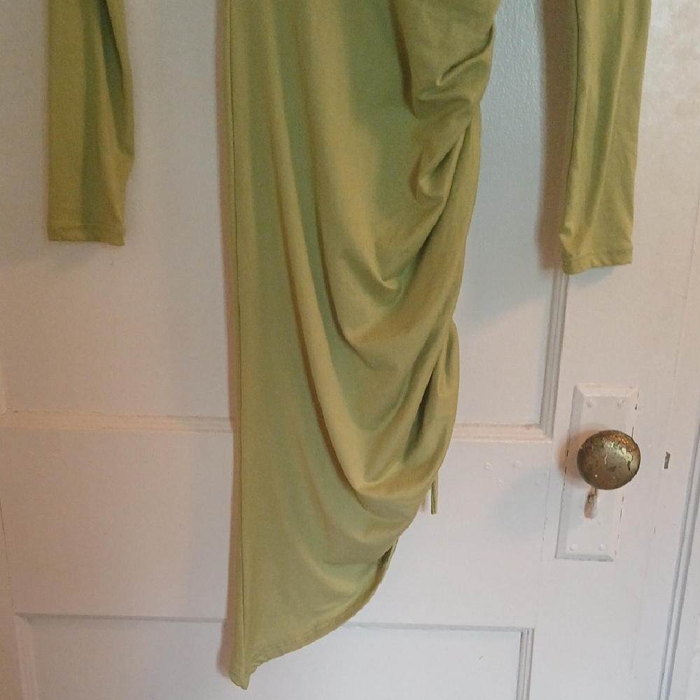 Forever 21 Light Green Ruched Long Sleeve Dress - Picture 2 of 8